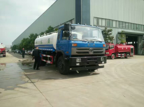 環(huán)衛(wèi)用戶都選購(gòu)東風(fēng)145型12灑水車 環(huán)衛(wèi)用戶都選購(gòu)東風(fēng)145型12灑水車