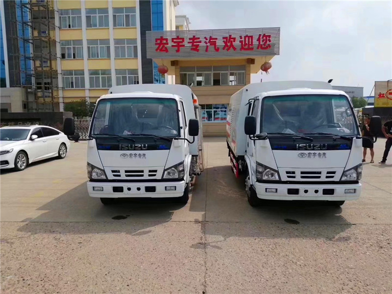 慶鈴五十鈴護(hù)欄清洗車-護(hù)欄清洗車價(jià)格報(bào)價(jià)-程力廠家直銷 慶鈴五十鈴護(hù)欄清洗車-護(hù)欄清洗車價(jià)格報(bào)價(jià)-程力廠家直銷